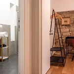 Wellstay Downtown - Pensión *