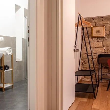 Wellstay Downtown - Guest house *